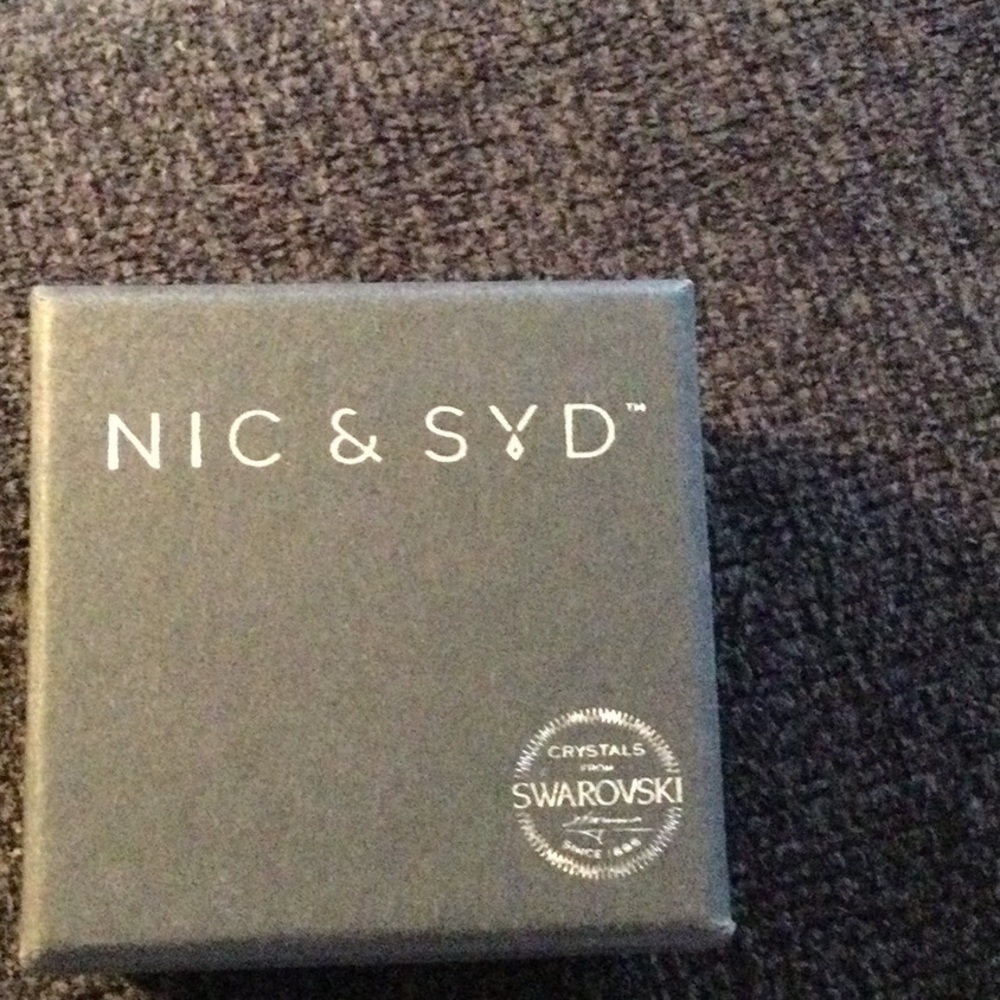 NIC & SYD SWAROVSKI Crystal Necklace. Adjustable Chain. - Picture 7 of 7